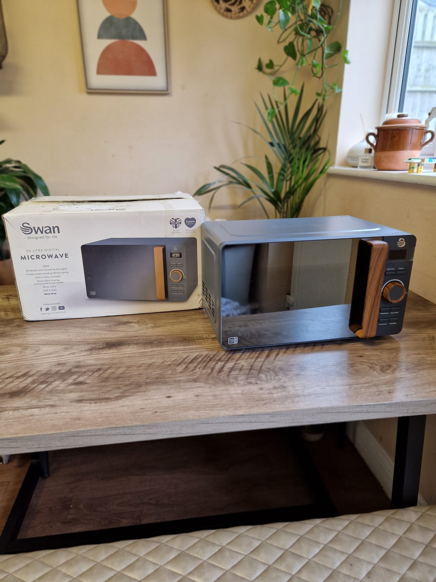 Swan Digital Microwave in Grey SM22036LGRYN 20L 800w Nordic Range